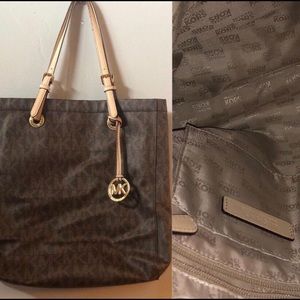 MICHAEL KORS — Logo Purse
